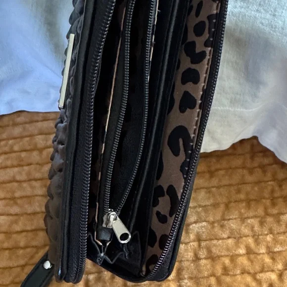 Jessica Simpson Black Textured Wristlet Wallet - Picture 5 of 6
